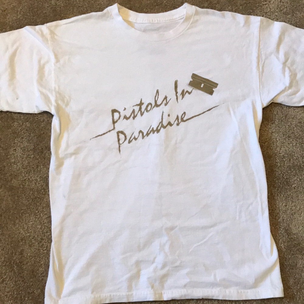 Pistols in Paradise t shirt size M